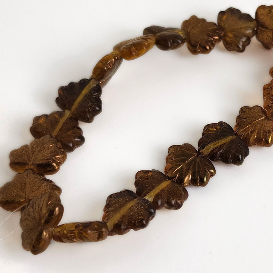 Maple Leaf 10x13mm