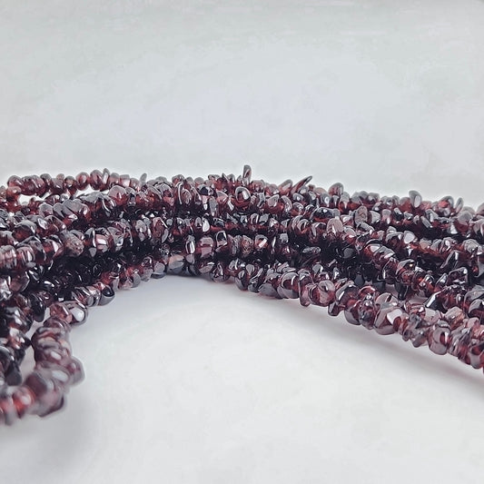 Garnet Chips Strand