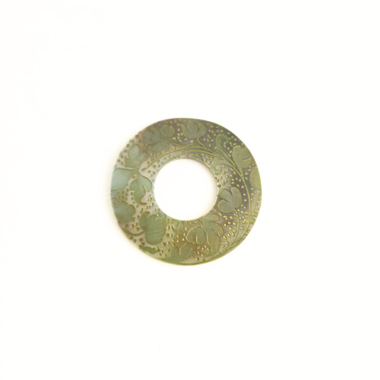 Celedon Leaf Blacklip Shell Donut 35mm