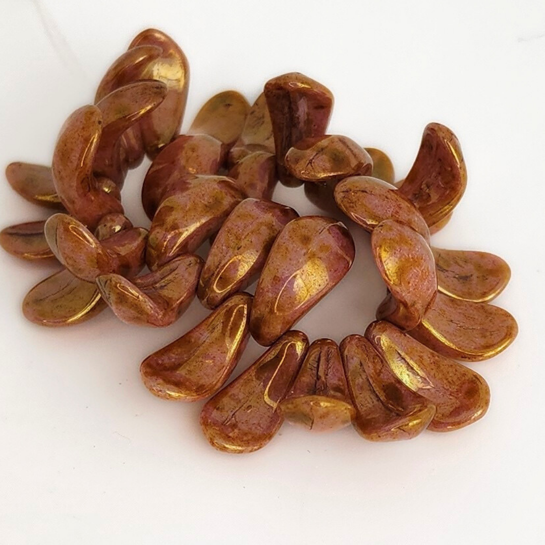 Curve Petal 3x8mm