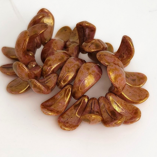 Curve Petal 3x8mm