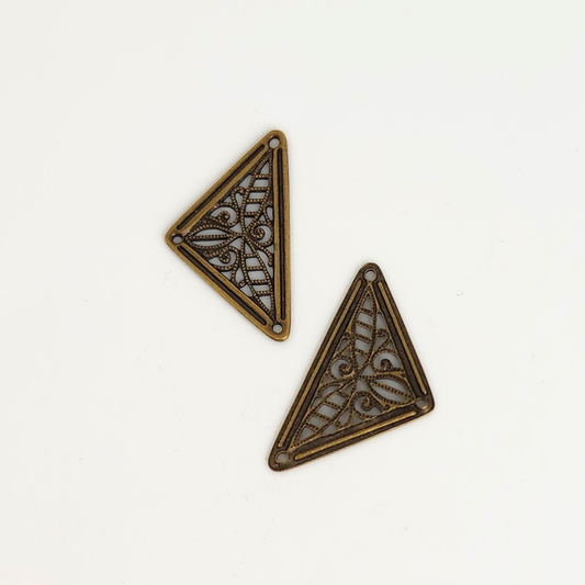 Filigree Triangle Connector 16x30mm