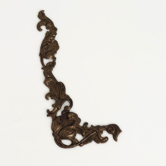 Scrolled Ornate Corner 78x34mm