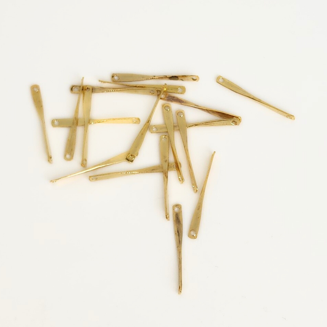 Dangle Twist Drop 22x3mm
