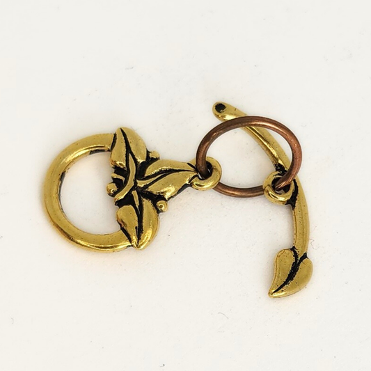 3 Leaf Toggle