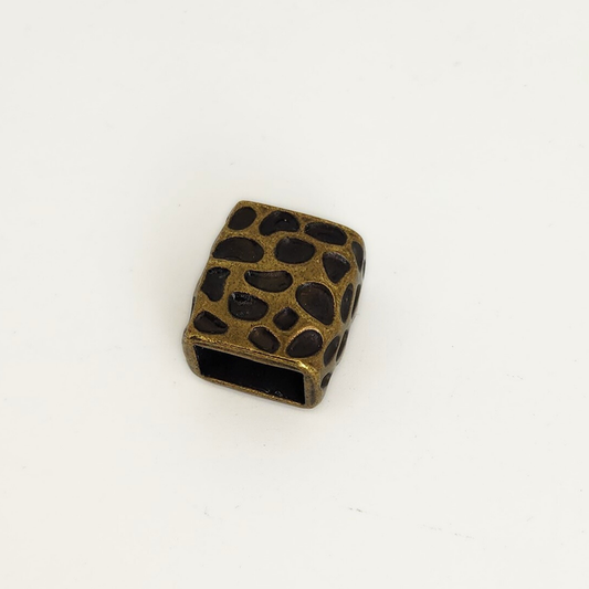 Leopard Cube Spacer