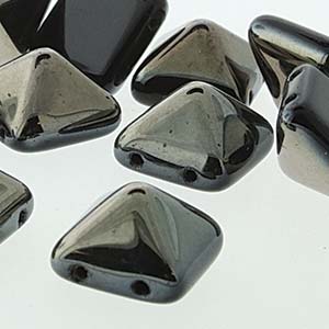 Pyramid Stud 12mm